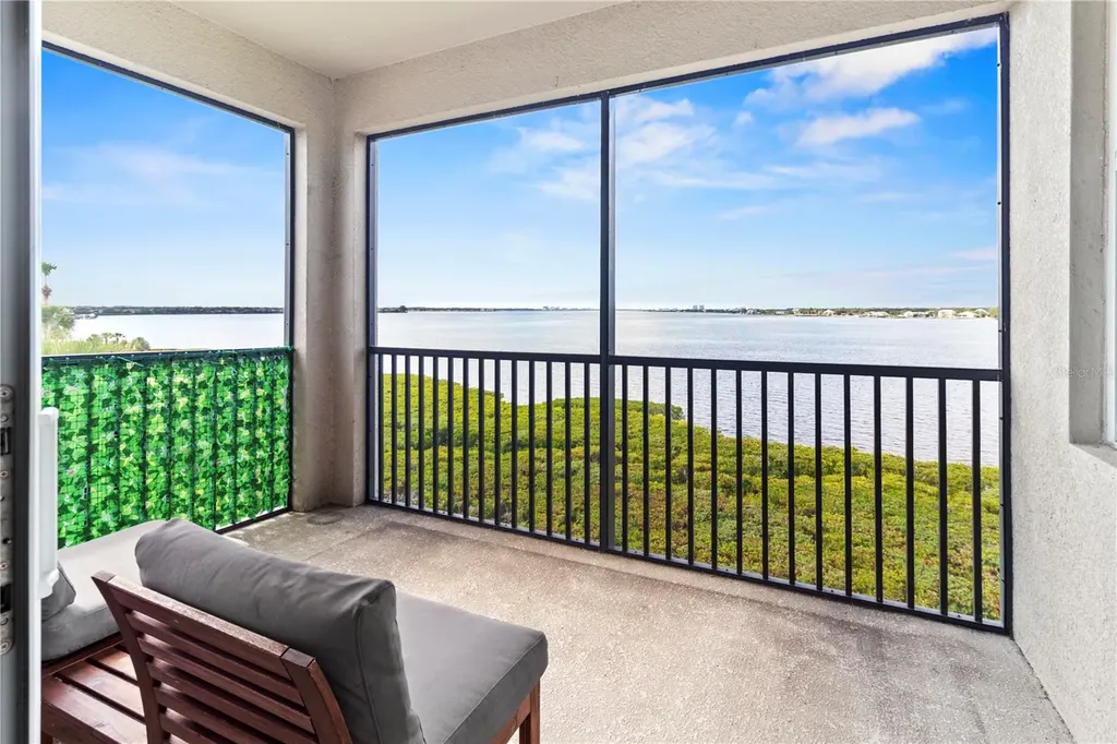1030 Tidewater Shores Loop Bradenton FL 34208
