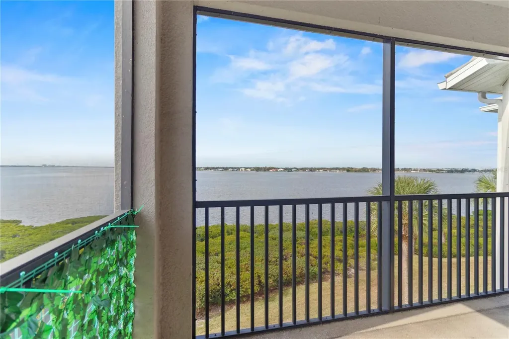 1030 Tidewater Shores Loop Bradenton FL 34208