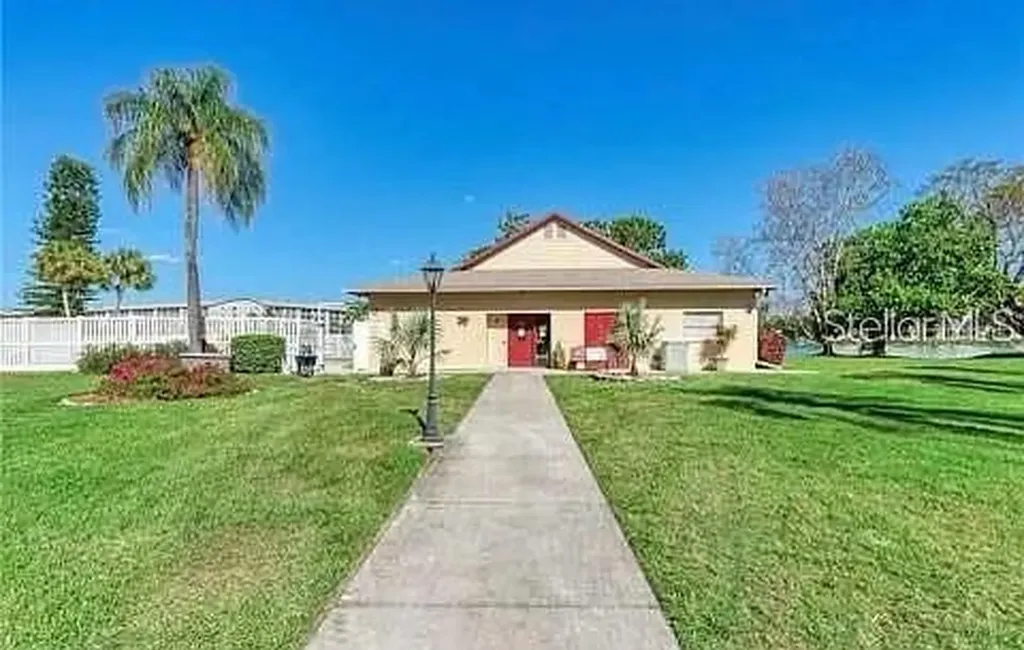 4242 Heron Way Bradenton FL 34205