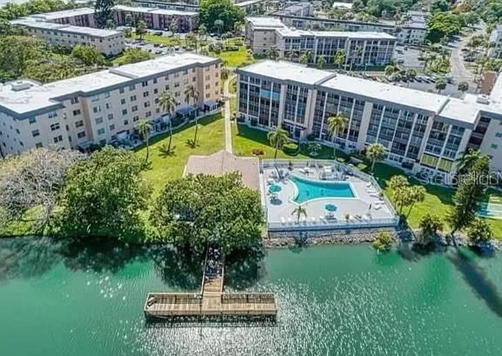 4242 Heron Way Bradenton FL 34205