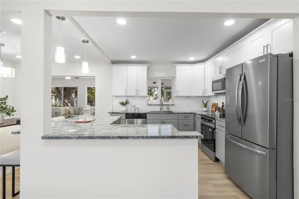 6850 7th Street S St Petersburg FL 33705