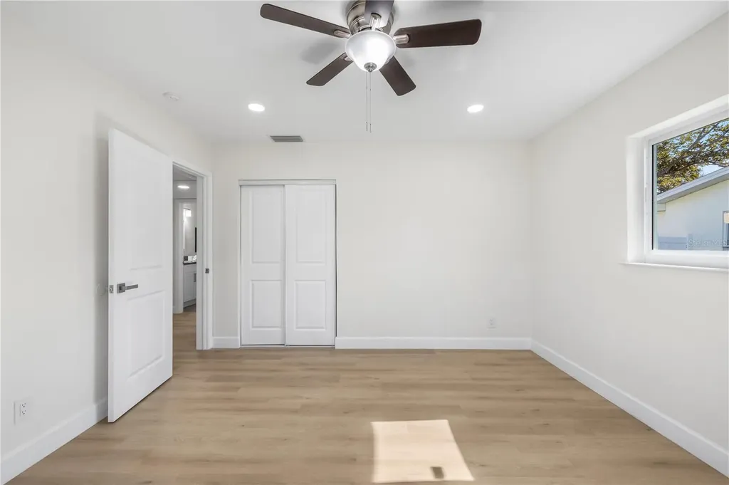 6850 7th Street S St Petersburg FL 33705