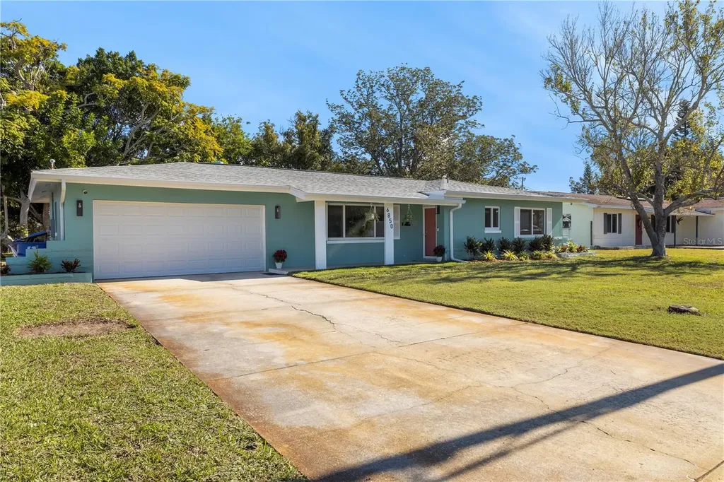 6850 7th Street S St Petersburg FL 33705