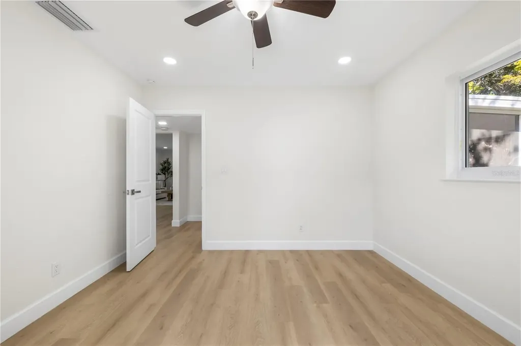 6850 7th Street S St Petersburg FL 33705