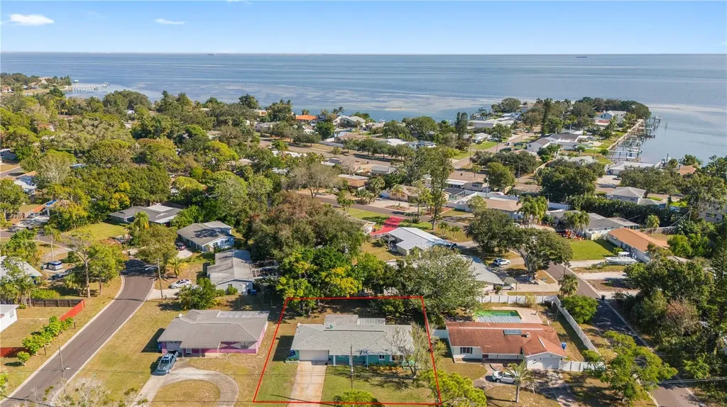 6850 7th Street S St Petersburg FL 33705