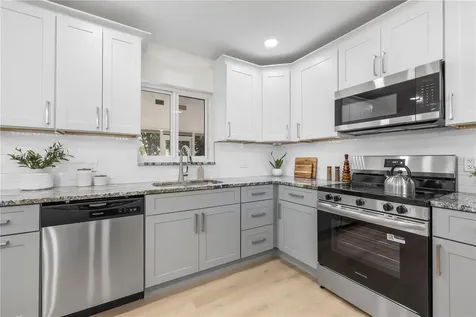 6850 7th Street S St Petersburg FL 33705