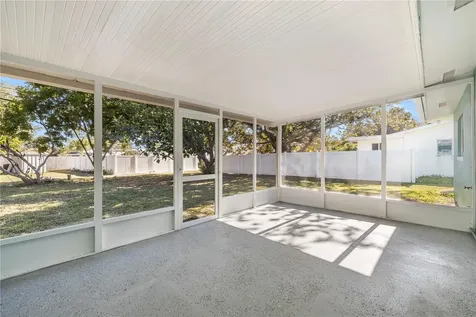 6850 7th Street S St Petersburg FL 33705