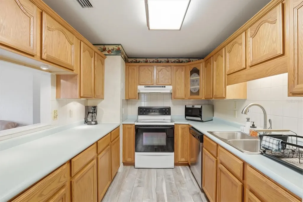 5909 8th Avenue S Tampa FL 33619