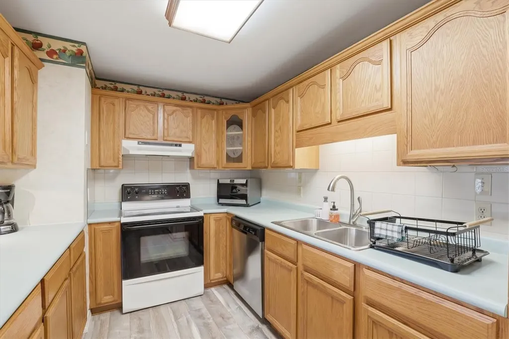 5909 8th Avenue S Tampa FL 33619