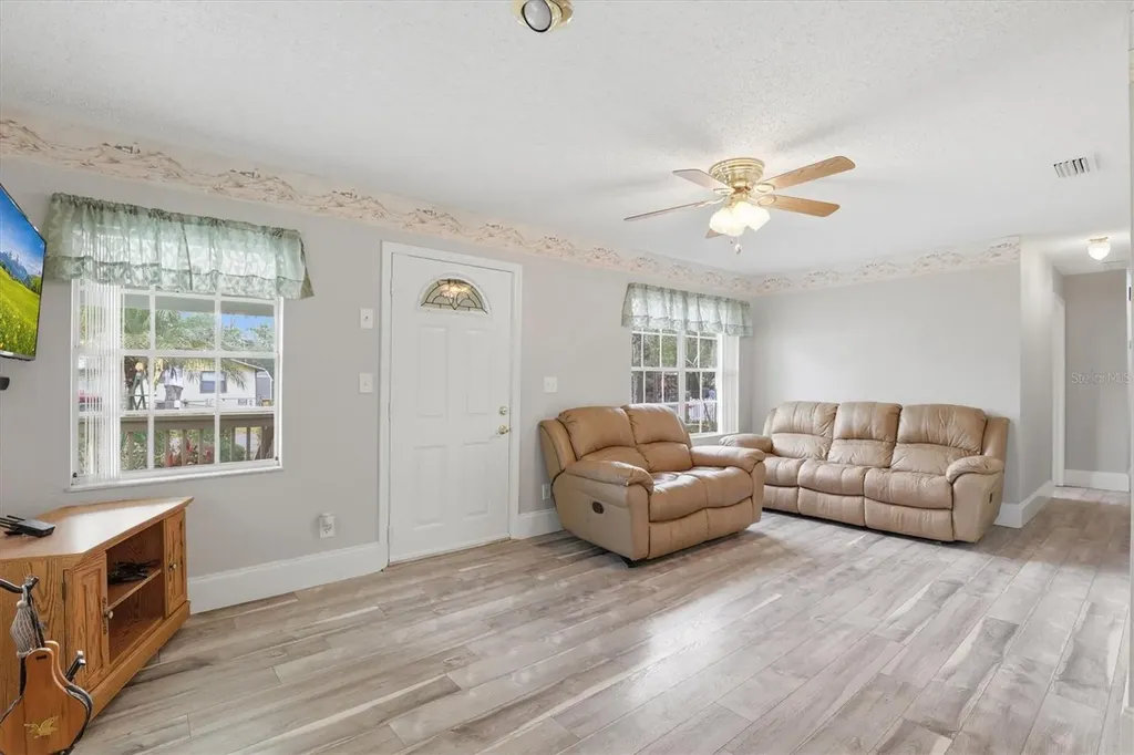 5909 8th Avenue S Tampa FL 33619