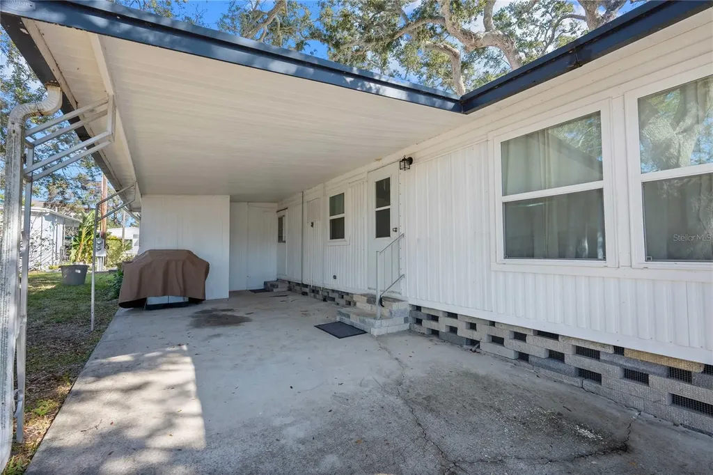 585 Sky Harbor Drive Clearwater FL 33759