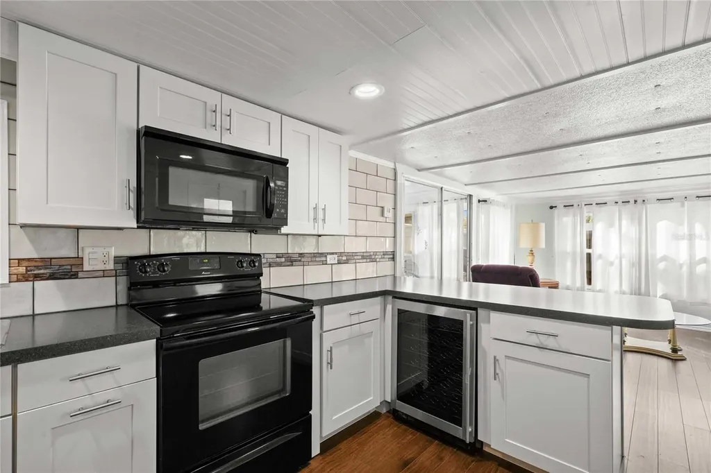 585 Sky Harbor Drive Clearwater FL 33759