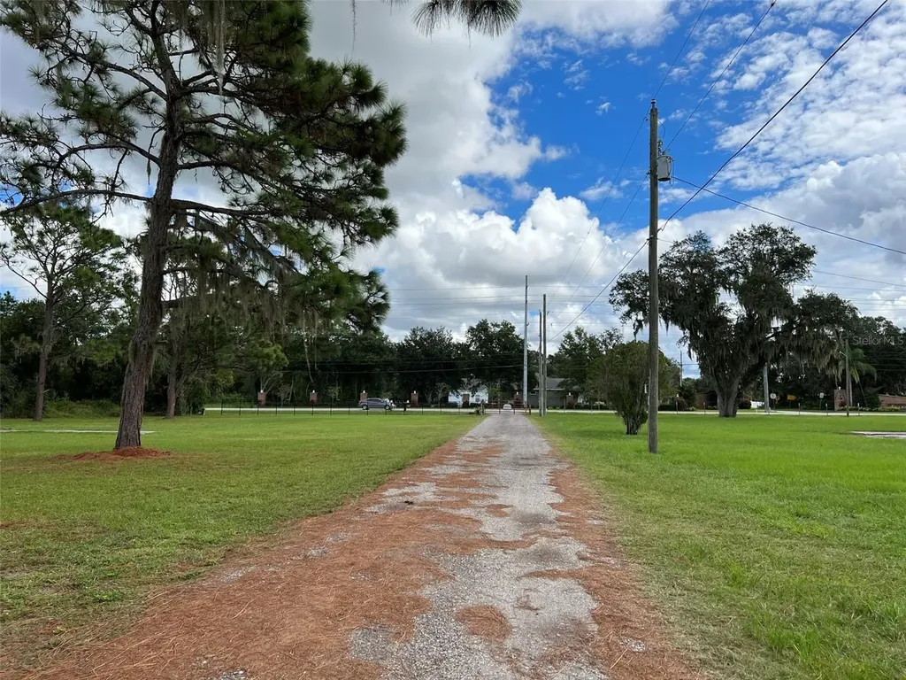 11117 Mcmullen Road Riverview FL 33569