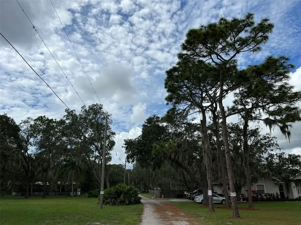 11117 Mcmullen Road Riverview FL 33569