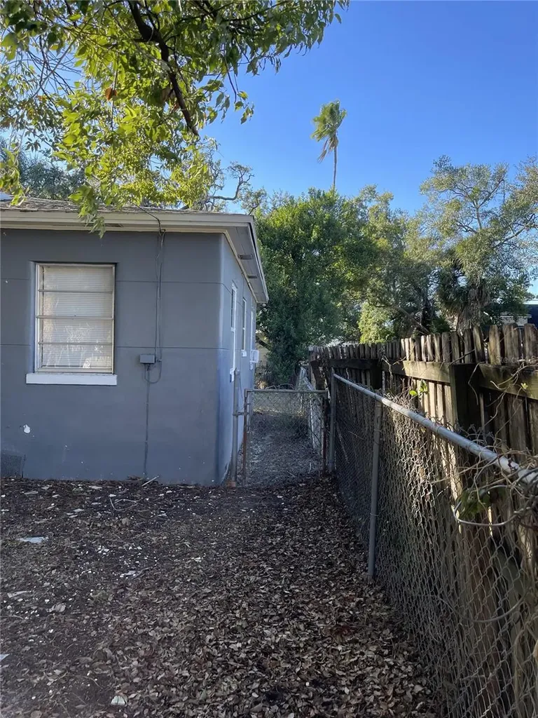 2911 N Woodrow Avenue Tampa FL 33602