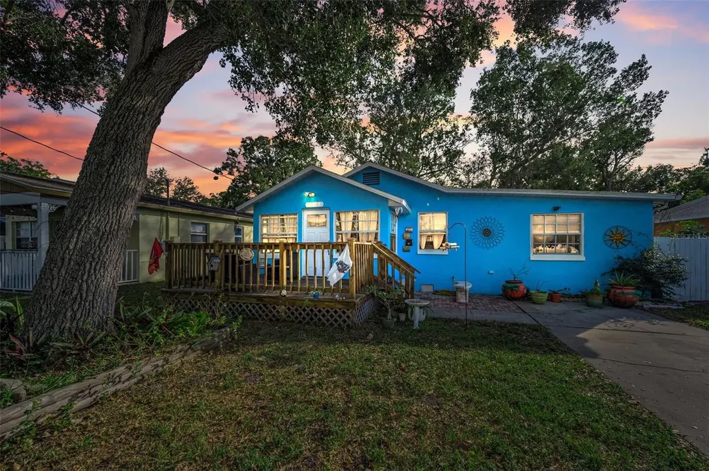 1025 11th Avenue NW Largo FL 33770