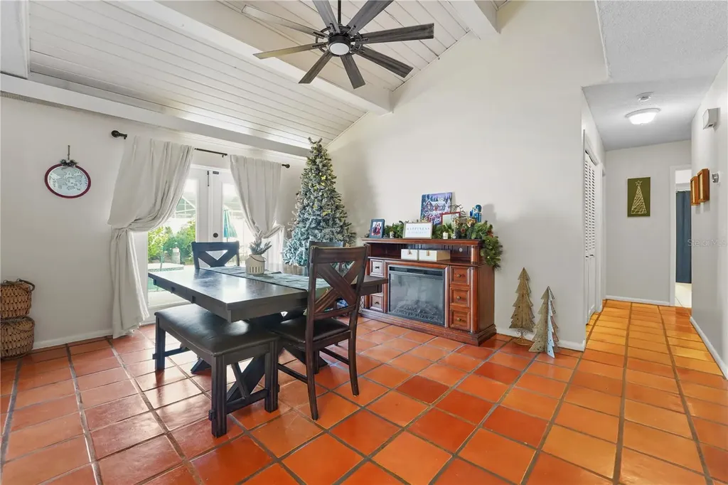 7523 Barry Road Tampa FL 33634