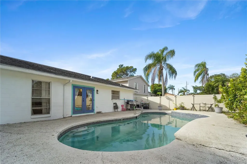 7523 Barry Road Tampa FL 33634