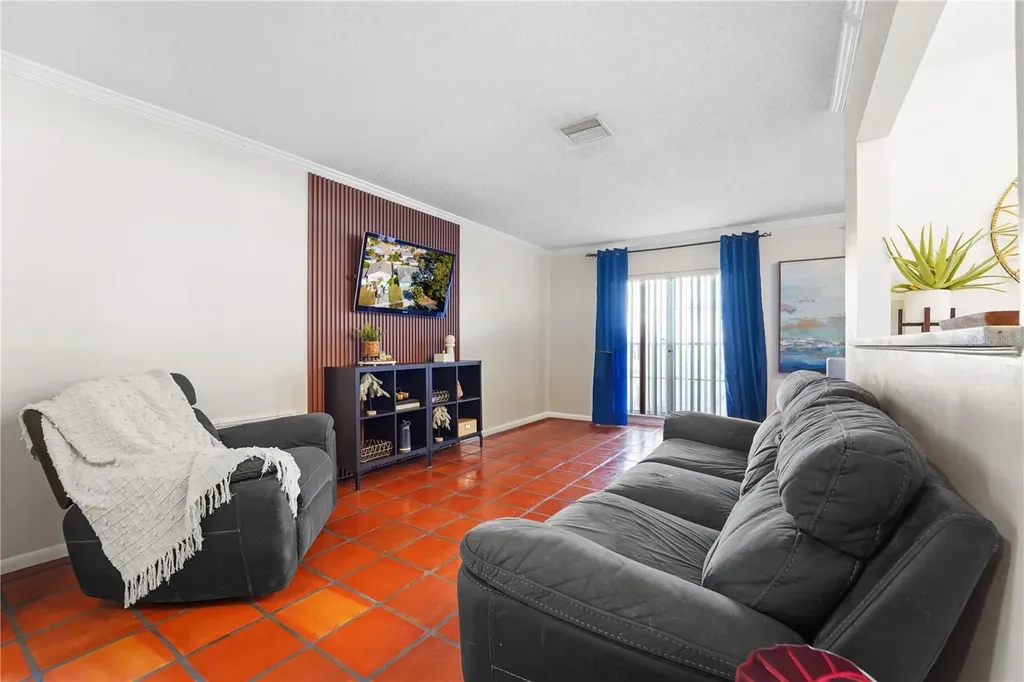 7523 Barry Road Tampa FL 33634