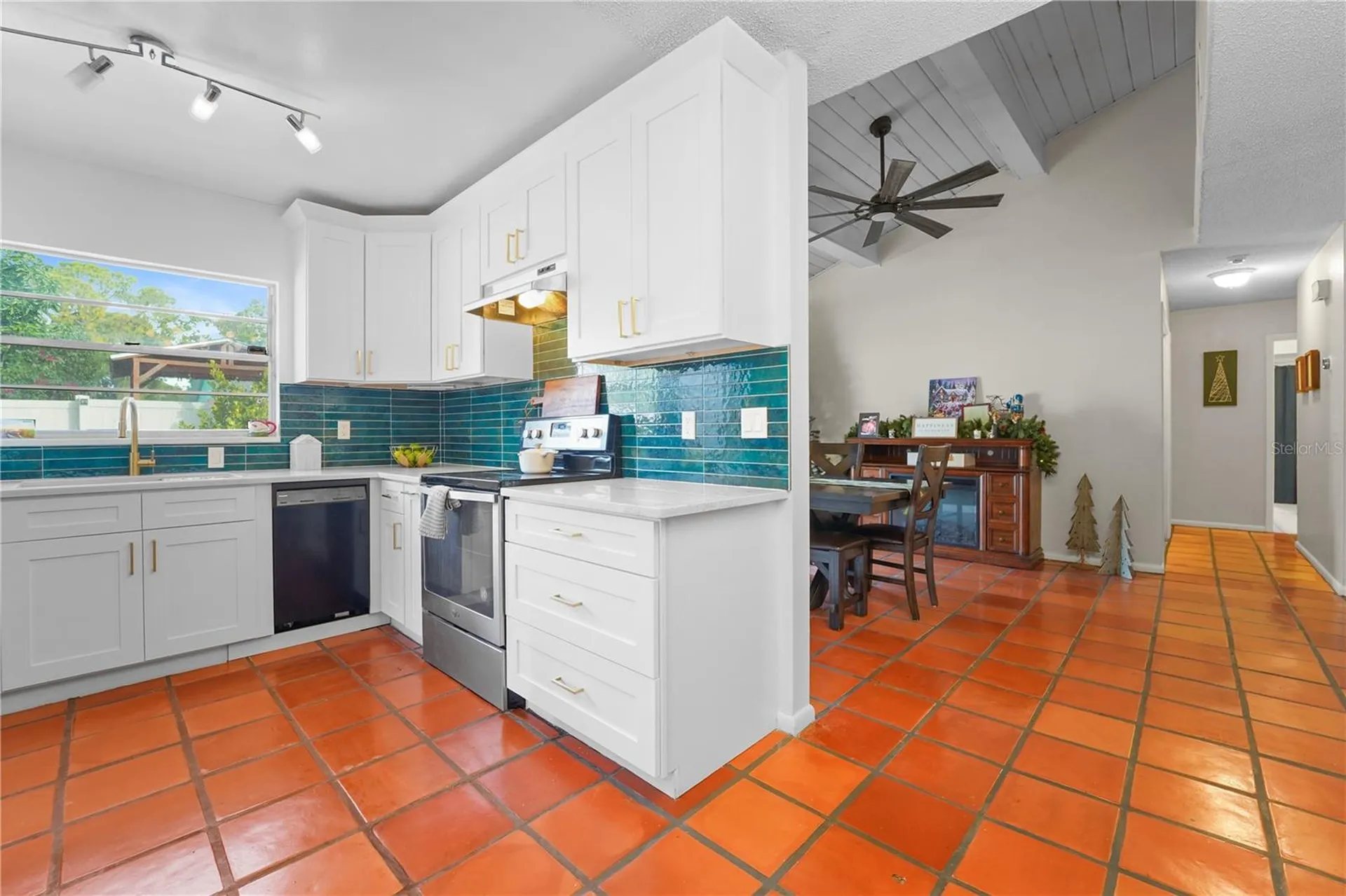 7523 Barry Road Tampa FL 33634