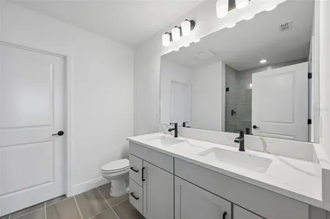 8229 Seaflower Parkway Bradenton FL 34210