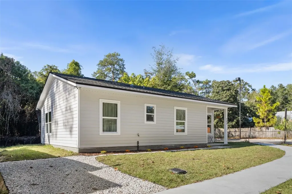 702 SE 8th Street Gainesville FL 32601
