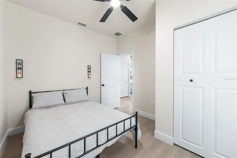 702 SE 8th Street Gainesville FL 32601