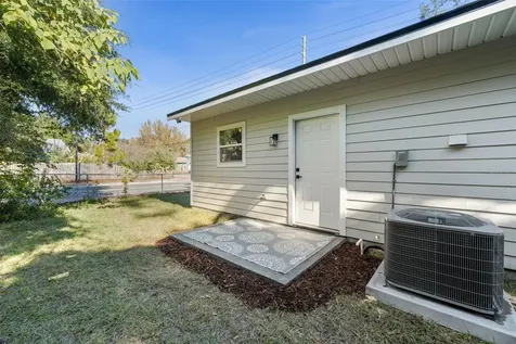 702 SE 8th Street Gainesville FL 32601