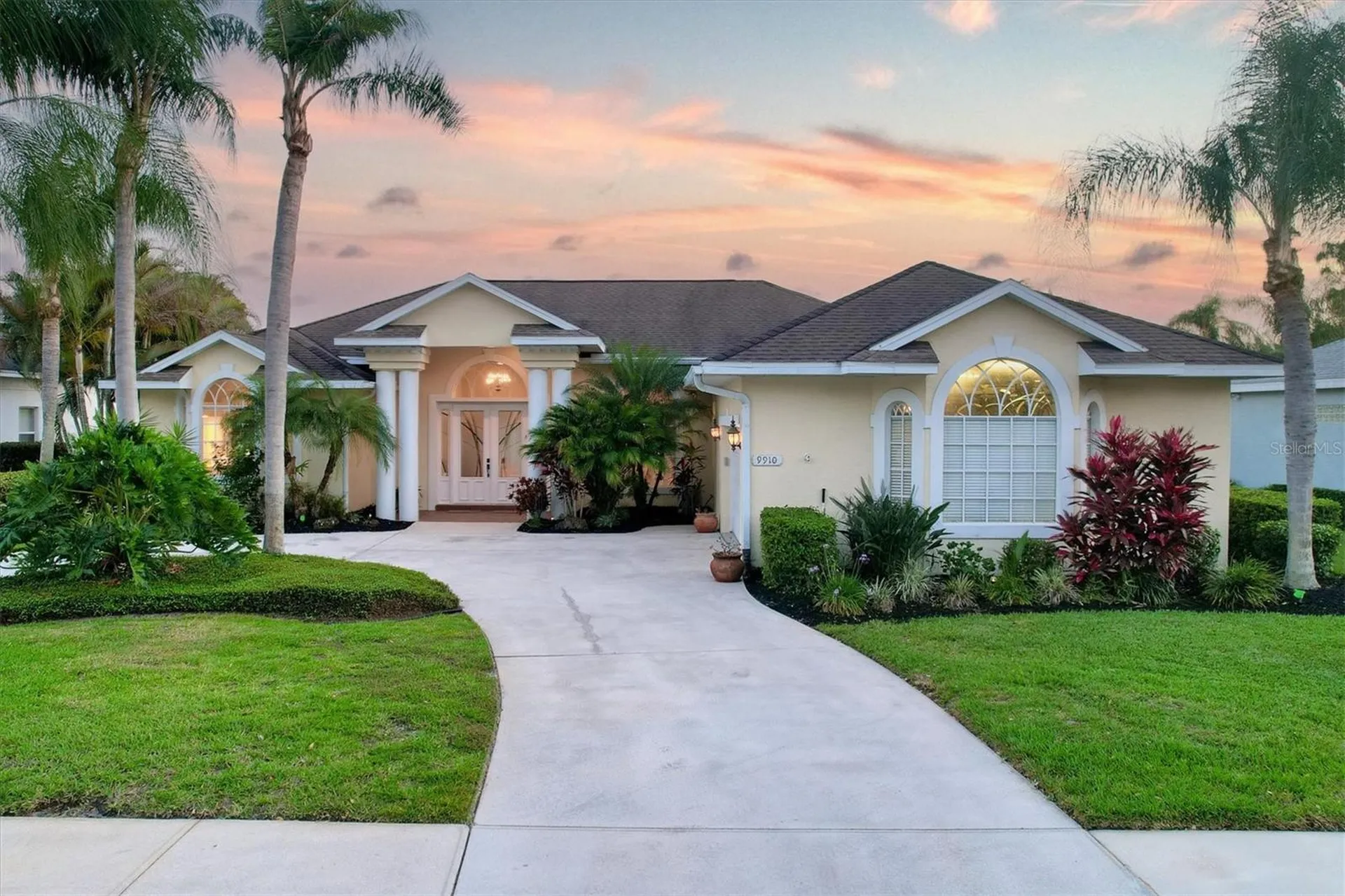9910 Laurel Valley Avenue Circle Bradenton FL 34202