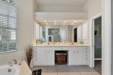 9910 Laurel Valley Avenue Circle Bradenton FL 34202