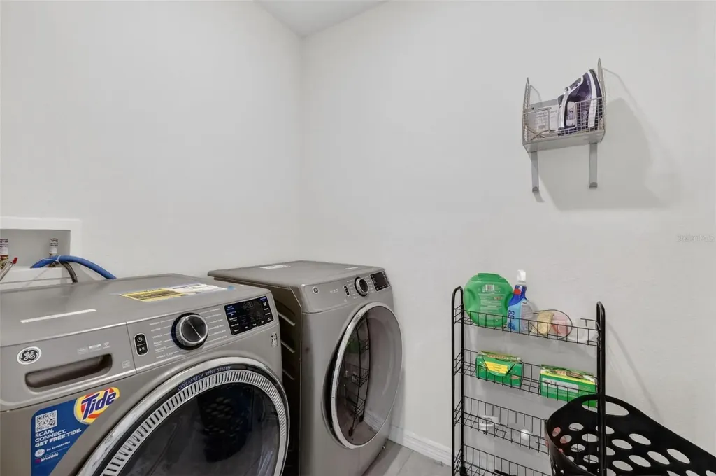 11338 Amber Ridge Drive Zellwood FL 32798