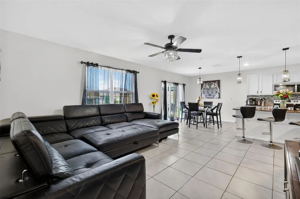 11338 Amber Ridge Drive Zellwood FL 32798