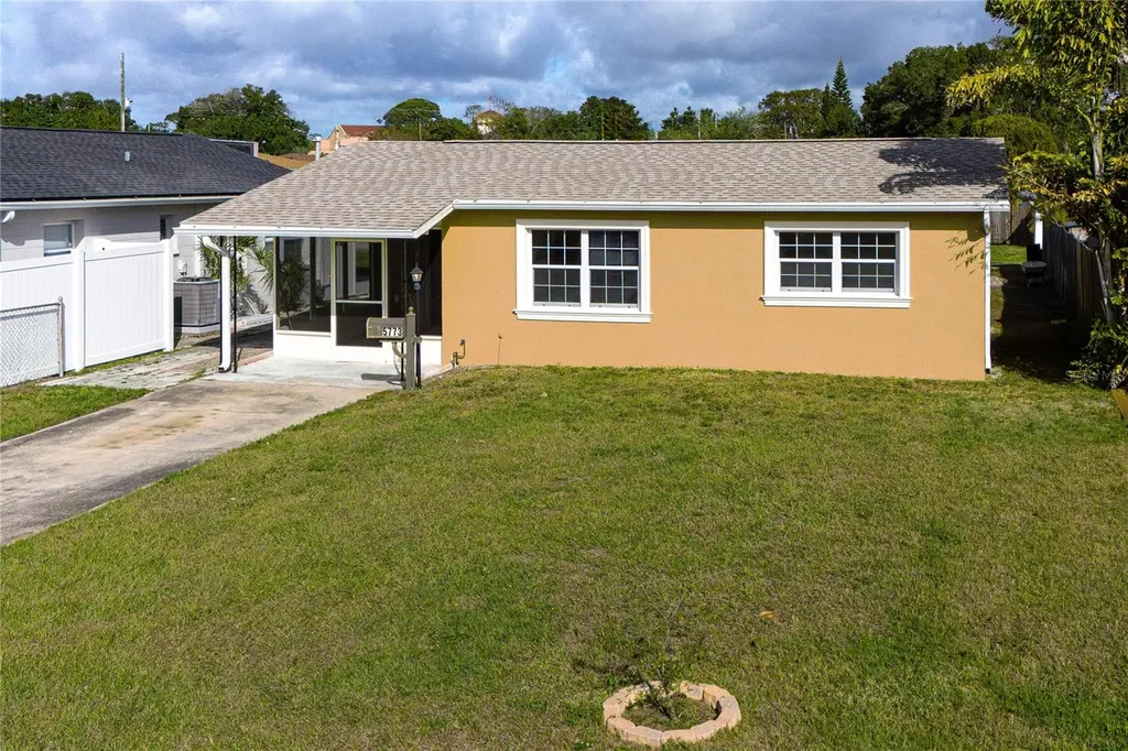 5773 3rd Avenue N St Petersburg FL 33710