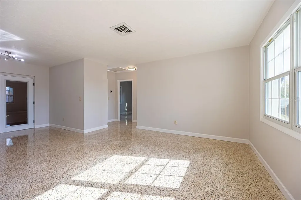 5773 3rd Avenue N St Petersburg FL 33710