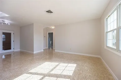 5773 3rd Avenue N St Petersburg FL 33710