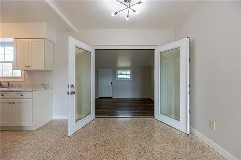 5773 3rd Avenue N St Petersburg FL 33710
