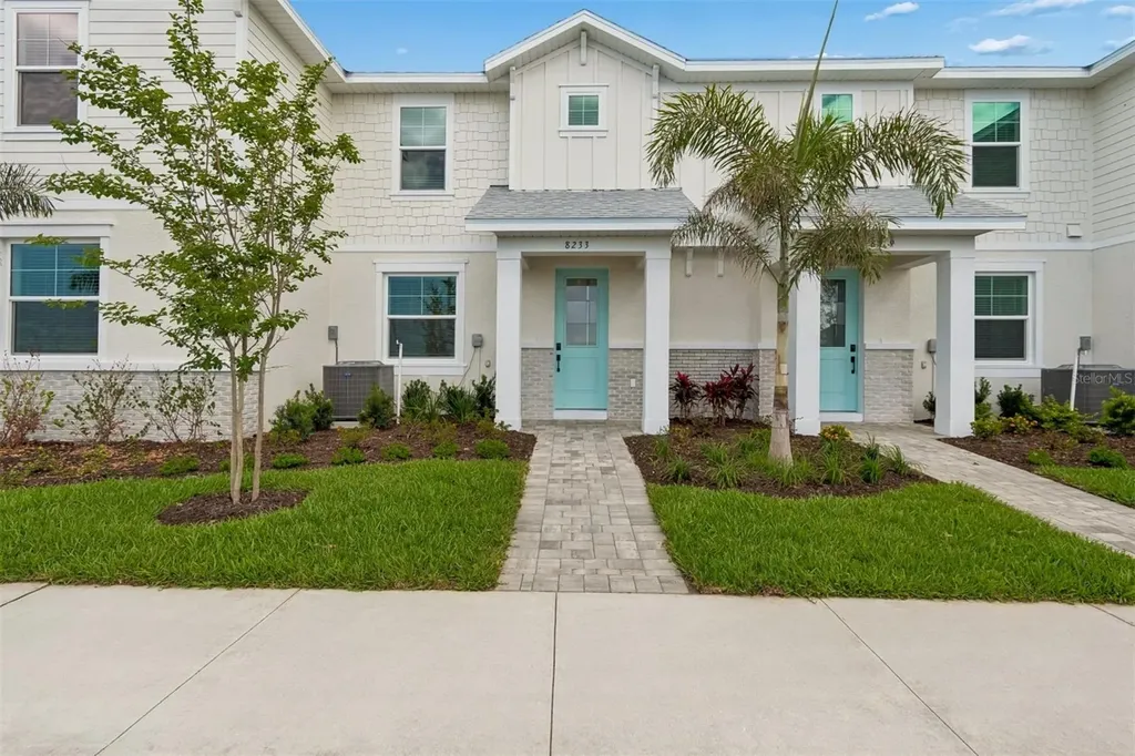 8233 Seaflower Parkway Bradenton FL 34210