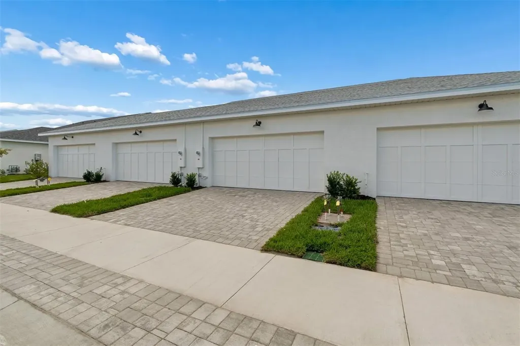 8233 Seaflower Parkway Bradenton FL 34210