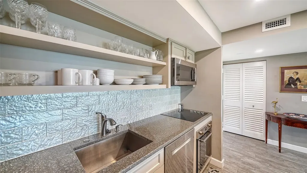 707 S Gulfstream Avenue Sarasota FL 34236