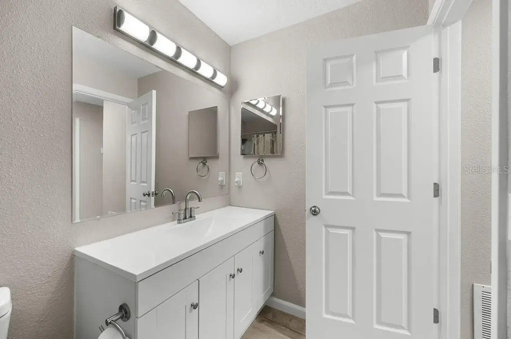 7217 Cloister Drive Sarasota FL 34231