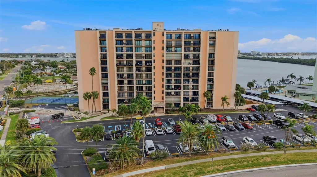 51 Island Way Clearwater Beach FL 33767