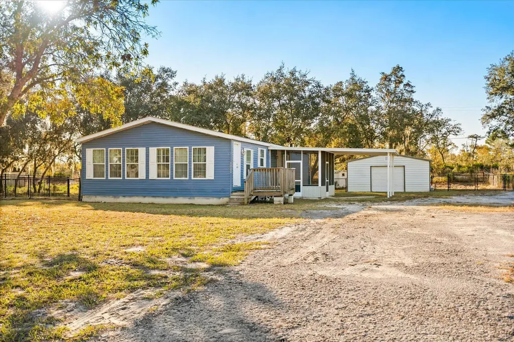 2024 Lemon Drive Lake Wales FL 33898