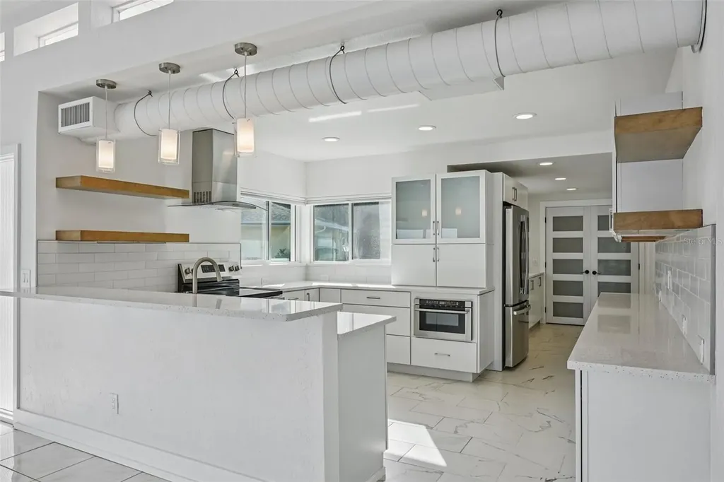 11055 6th Street E Treasure Island FL 33706