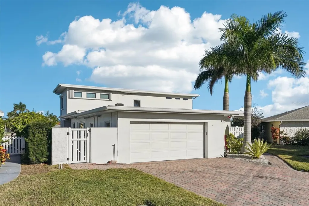 11055 6th Street E Treasure Island FL 33706
