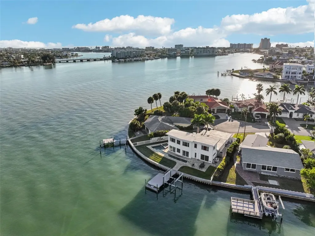11055 6th Street E Treasure Island FL 33706