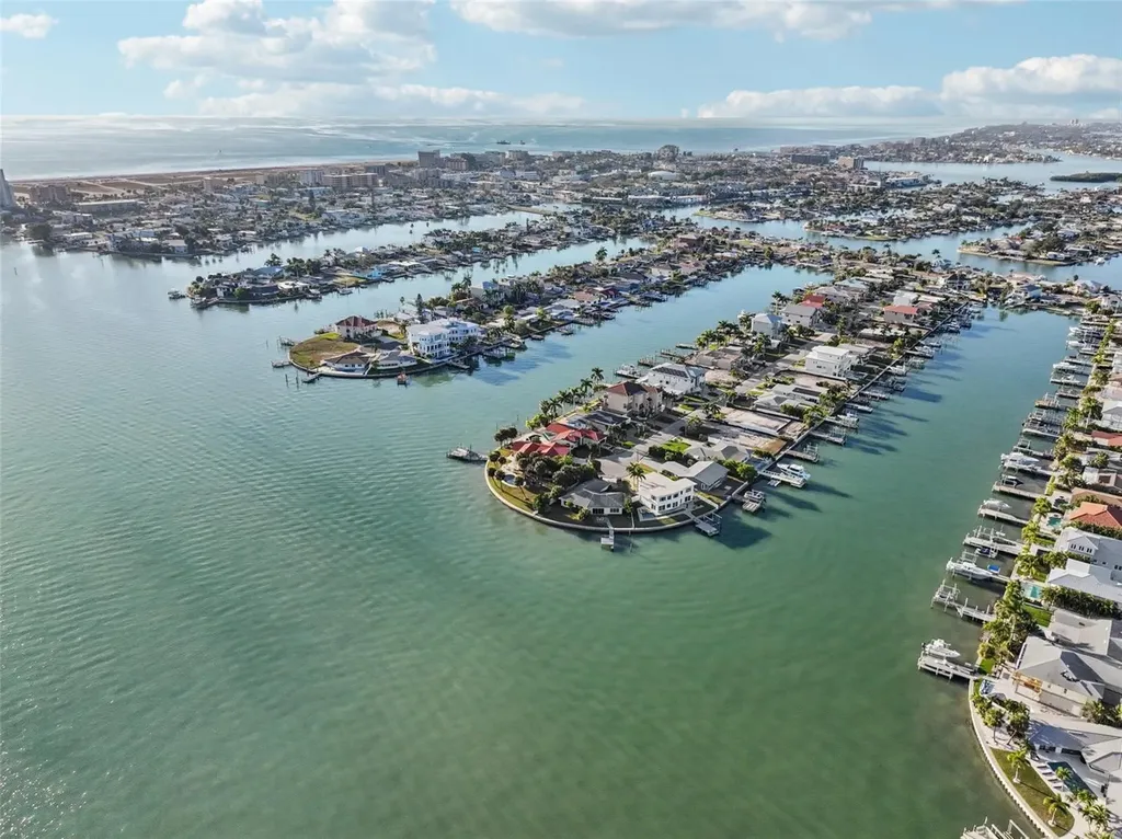 11055 6th Street E Treasure Island FL 33706