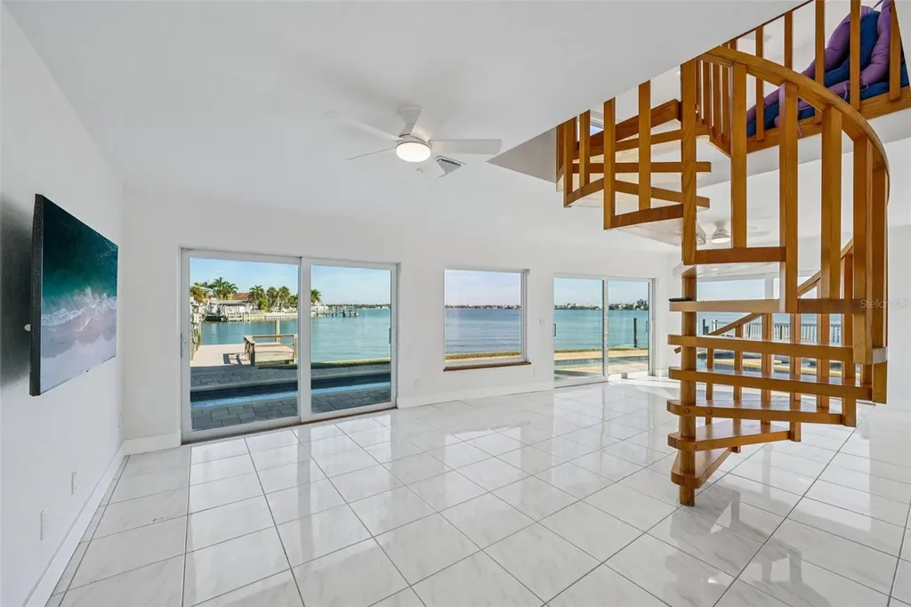 11055 6th Street E Treasure Island FL 33706