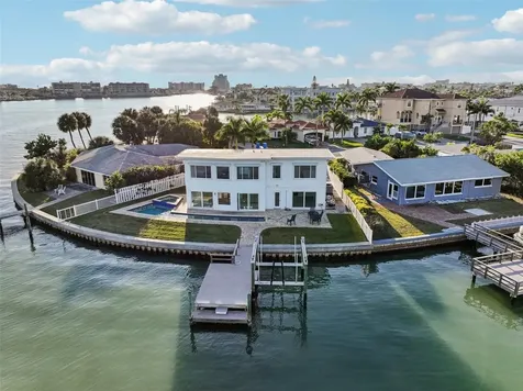 11055 6th Street E Treasure Island FL 33706