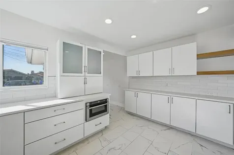 11055 6th Street E Treasure Island FL 33706