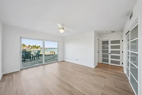 11055 6th Street E Treasure Island FL 33706
